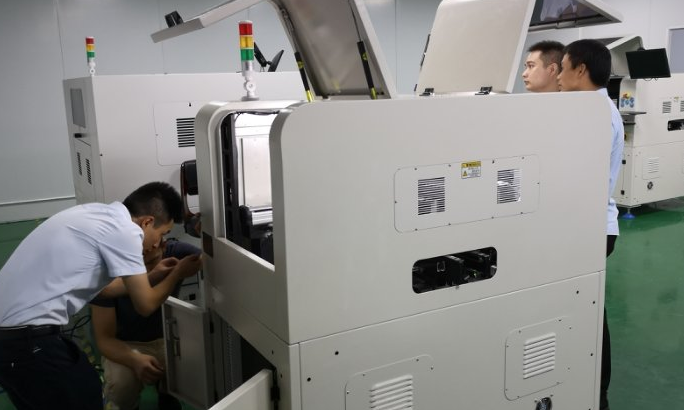 影響自動貼背膠機的貼標(biāo)效果因素有哪些